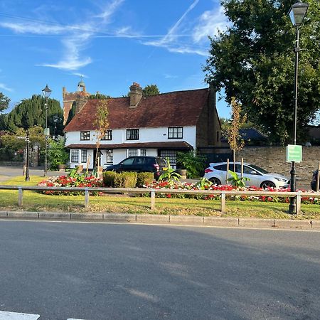 Harmondsworth Hall Экстерьер фото
